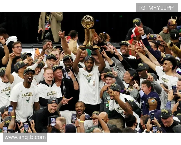 球迷炸锅：字母哥这一行为引热议！