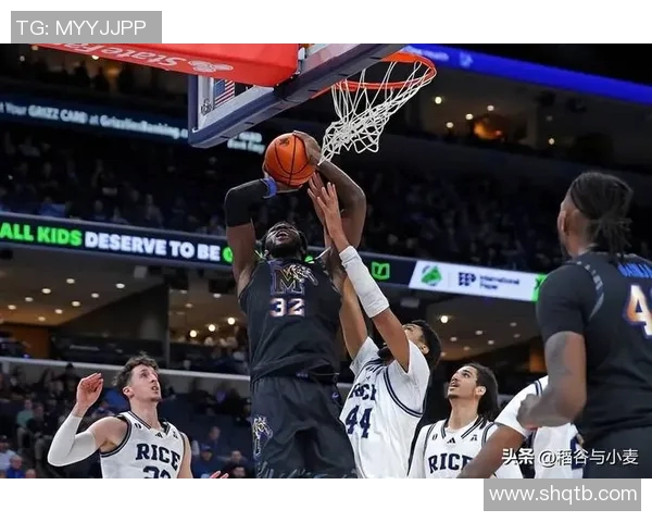 独行侠冲突升级球队内部矛盾爆发球员与教练场边发生激烈争执